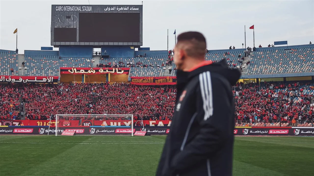 نجم الأهلي ينتقل إلى الدوري الإسباني بصورة رسمية.. اشتعلت